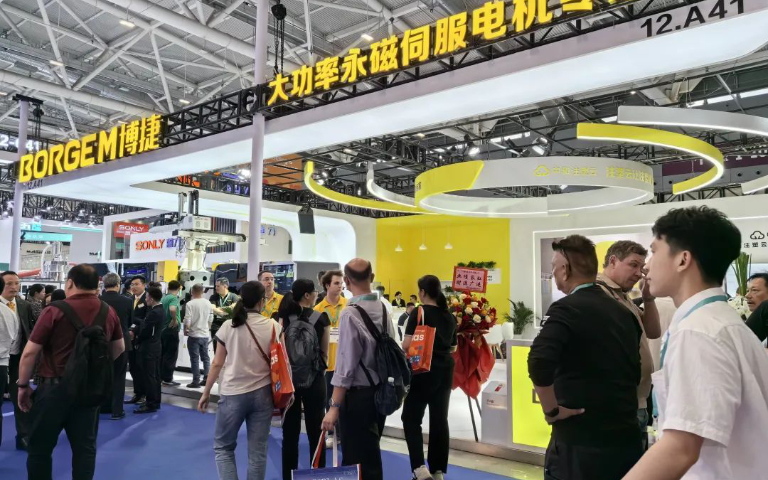 直驅電動技術引爆CHINAPLAS！博捷展位12A41被擠爆了！